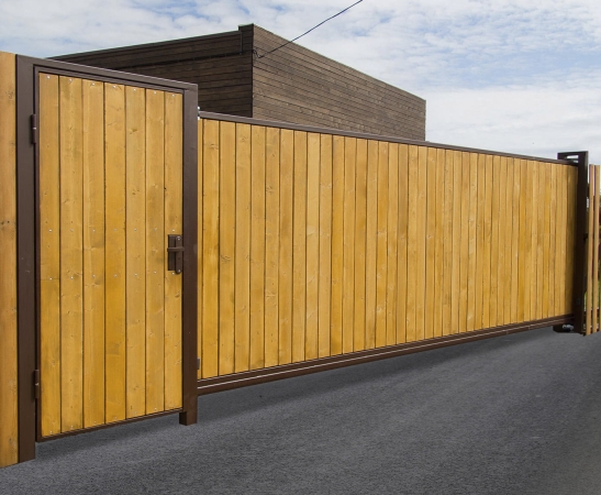 Деревянные ворота в Ахтырске